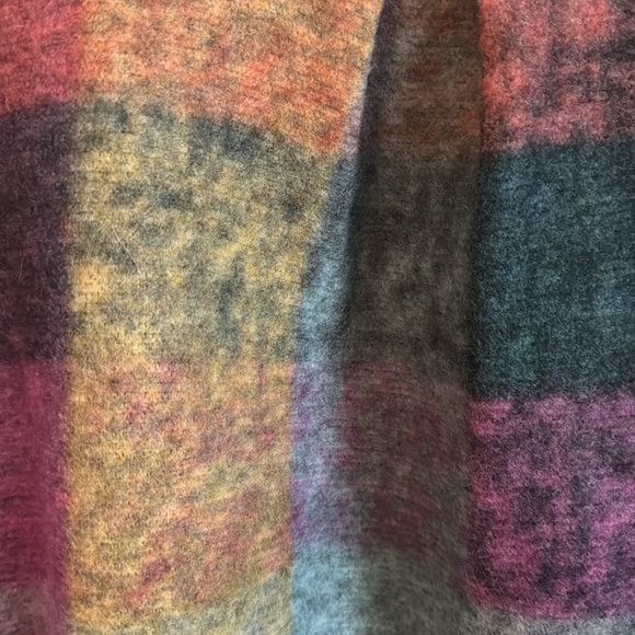 Anniewear colorful Plaid Brushed Shacket large oversized light weight soft - Picture 5 of 8